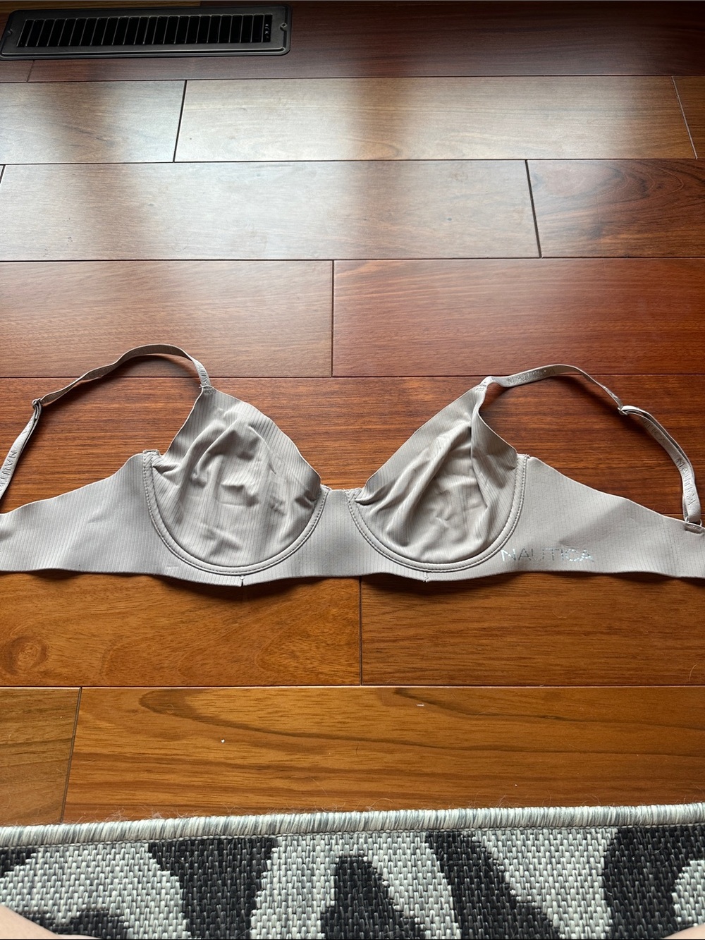 Natori Underwire Bra in Light Taupe